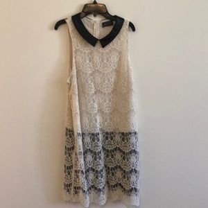 ASTR Lace sleeveless shift size M blk/cream